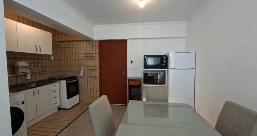 Excelente apartamento mobiliado, localizado no centro da cidade.