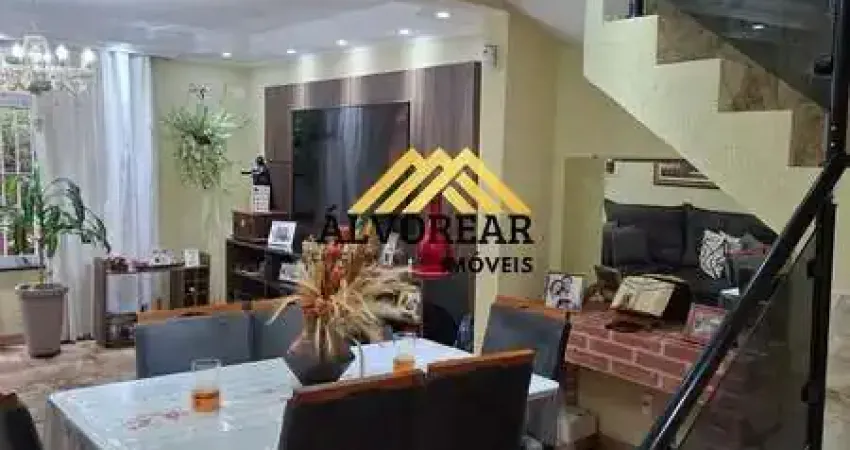 Lindo e reformado sobrado á venda á 700 mt do metro praça da árvore