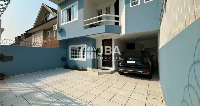 Belíssimo sobrado triplex no xaxim, com 166m² de área construída