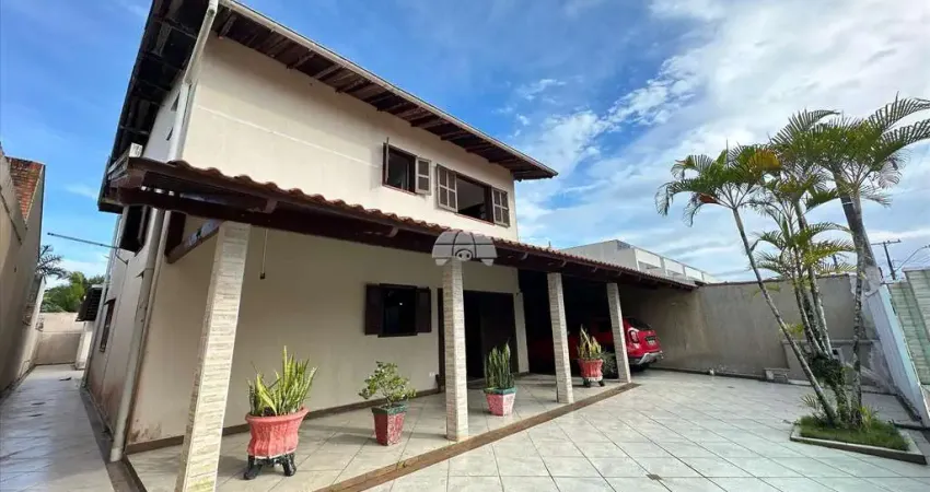 Casa com 3 quartos à venda na Rua Professor Rui Leal, 190, Balneário Gaivotas, Matinhos