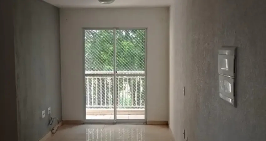 Aluga-se apartamento com 2 dormitórios com sacada e uma vaga de garagem