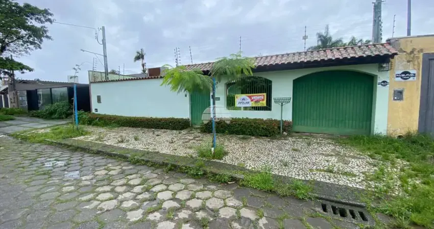 Casa com 3 quartos à venda na Rua Visconde de Nacar, 361, Centro Histórico, Paranaguá
