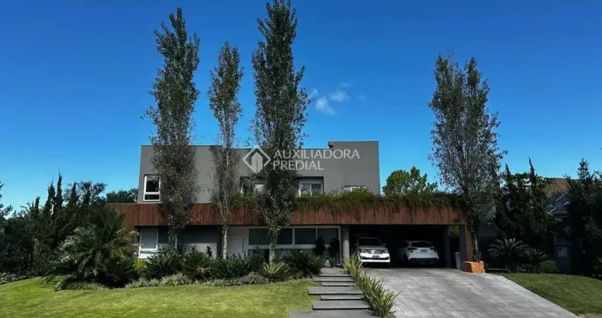 Casa em condomínio fechado com 4 quartos à venda na Avenida Juca Batista, 8000, Ponta Grossa, Porto Alegre