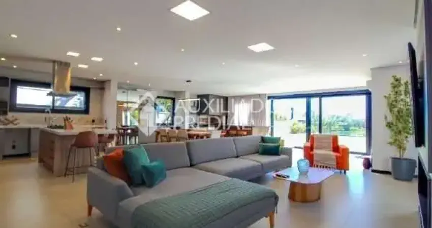 Casa em condomínio fechado com 4 quartos à venda na Avenida Juca Batista, 9000, Belém Novo, Porto Alegre