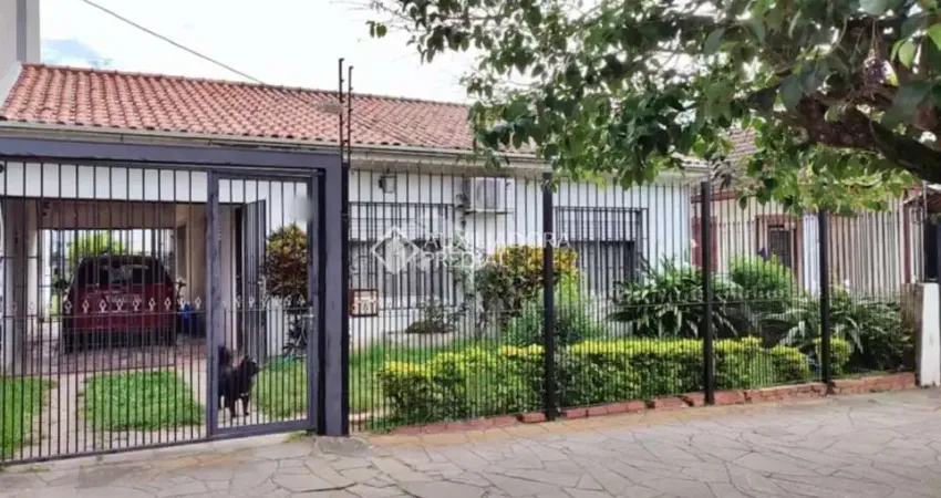 Casa com 2 quartos à venda na Oito Julho, 35, Jardim Botânico, Porto Alegre