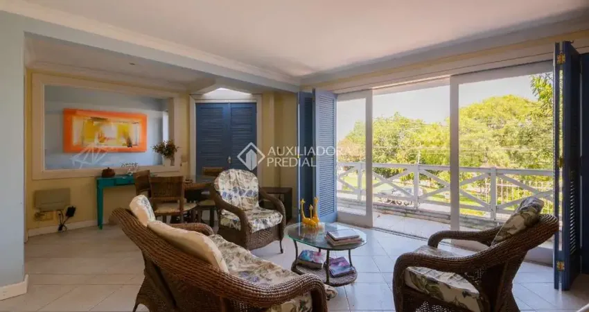 Casa com 4 quartos à venda na Rua Professor Ulisses Cabral, 435, Chácara das Pedras, Porto Alegre