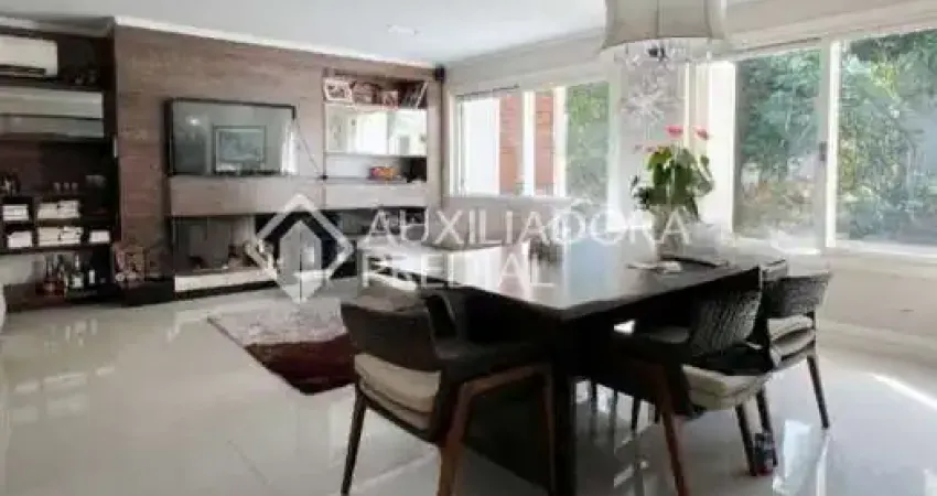 Casa com 3 quartos à venda na Rua Paulo Setúbal, 107, Passo da Areia, Porto Alegre