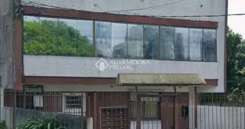 Casa com 4 quartos à venda na Rua Afonso Arinos, 224, Camaquã, Porto Alegre