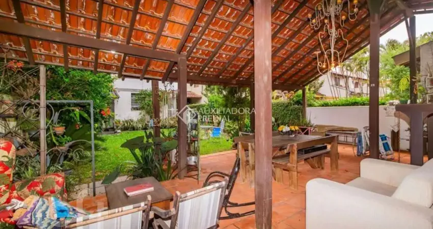 Casa com 5 quartos à venda na Rua Adão Pinheiro da Silva, 215, Ipanema, Porto Alegre