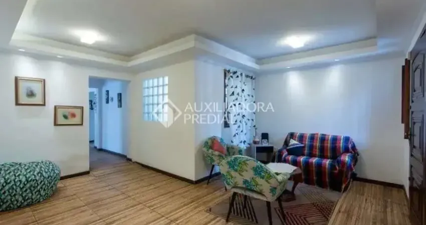 Casa com 3 quartos à venda na Avenida Antônio Carvalho, 1441, Jardim Carvalho, Porto Alegre