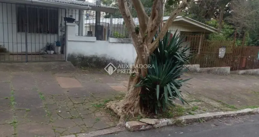 Casa comercial à venda na Rua Doutor Eduardo Chartier, 55, Passo da Areia, Porto Alegre