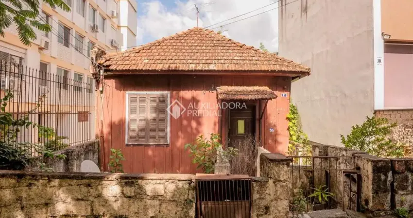 Casa com 3 quartos à venda na Rua Comendador Rheingantz, 61, Auxiliadora, Porto Alegre