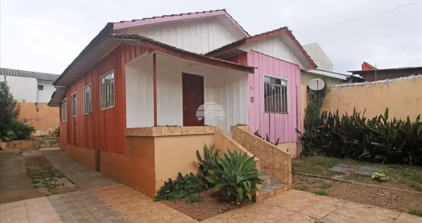 Casa com 3 quartos para alugar na Rua José Osires Baglioli, 99, Pinheirinho, Curitiba