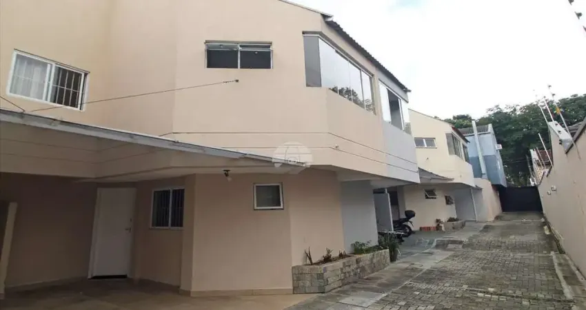 Casa em condomínio fechado com 3 quartos para alugar na Rua Panamá, 180, Bacacheri, Curitiba