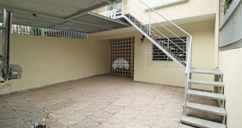 Casa com 3 quartos para alugar na Rua Estados Unidos, 2670, Boa Vista, Curitiba