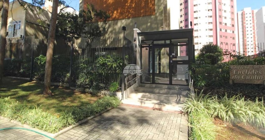 Apartamento com 3 quartos para alugar na Rua Desembargador Otávio do Amaral, 557, Bigorrilho, Curitiba