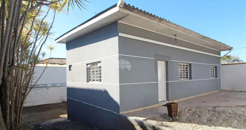 Casa com 2 quartos para alugar na Rua Adílio Ramos, 1523, Bairro Alto, Curitiba
