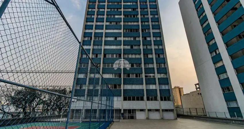Apartamento com 3 quartos para alugar na Rua Guilherme Pugsley, 1950, Água Verde, Curitiba