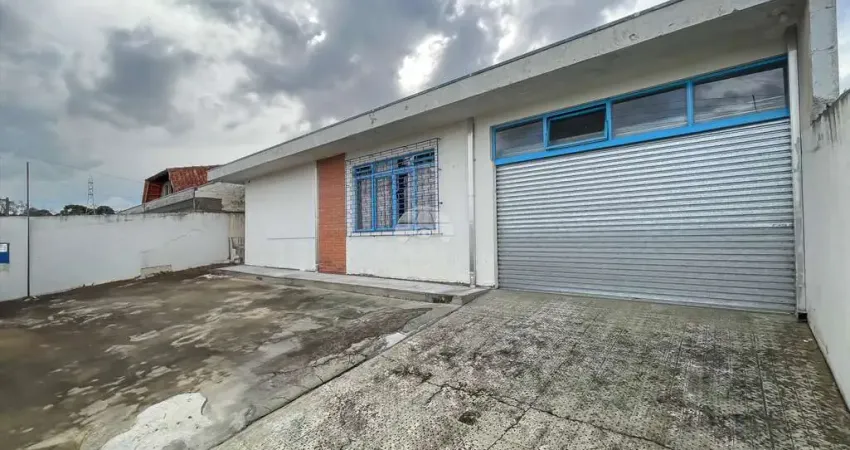 Casa com 3 quartos para alugar na Rua Irerê, 234, São Braz, Curitiba