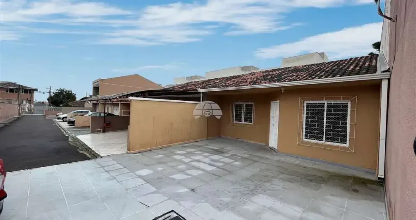 Casa com 2 quartos para alugar na Rua Osmário Machado, 361, Xaxim, Curitiba