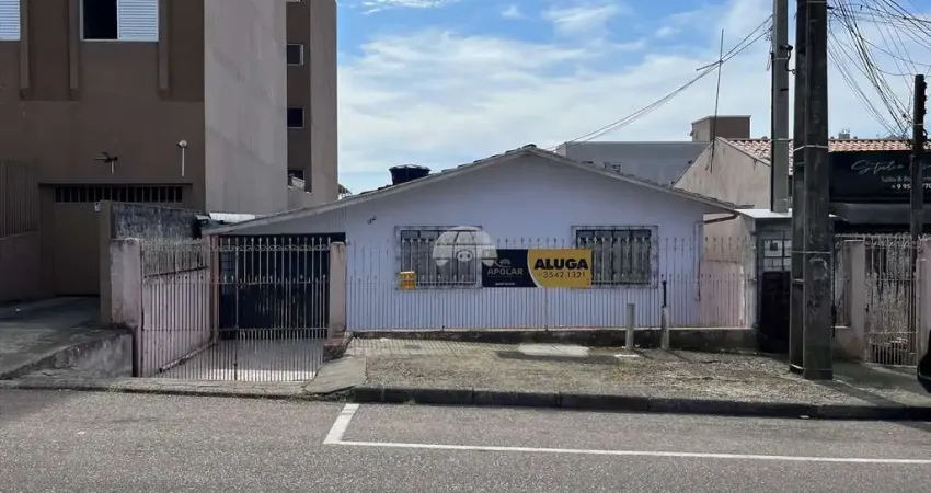 Casa com 2 quartos para alugar na Rua Mário Gomes Cézar, 518, Pinheirinho, Curitiba