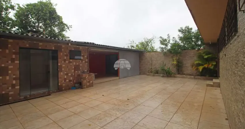 Casa com 3 quartos para alugar na Rua Capivari, 98, Iguaçu, Araucária