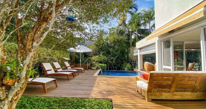 Residência de alto padrão em condomínio clube | praia de juquehy | conforto e lazer completo