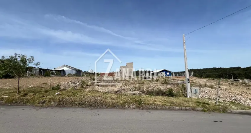 Um dos melhores terrenos de todo o loteamento e pronto para você construir!