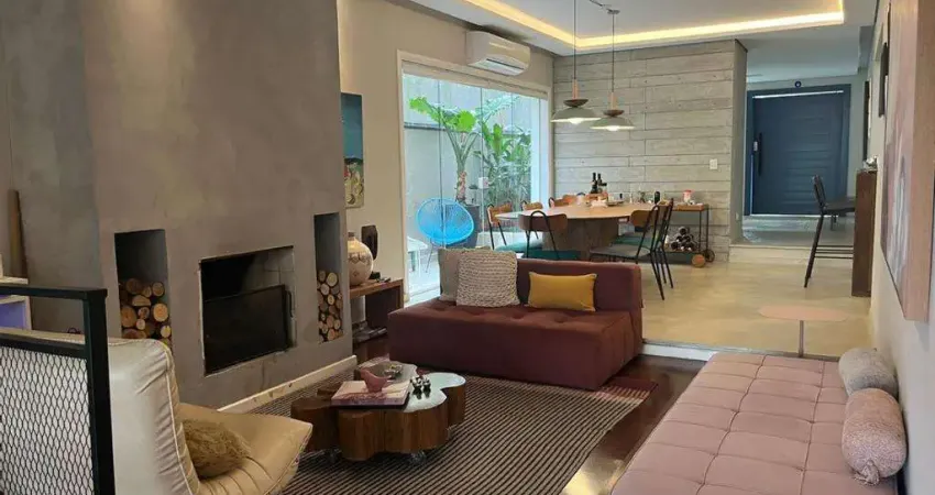 Casa à venda e para alugar em Santana de Parnaíba, Alphaville, com 3 quartos, com 350 m²