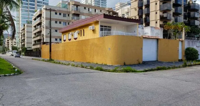 Casa com 7 dormitórios à venda, 280 m² por R$ 3.000.000 - Jardim Três Marias - Guarujá/SP