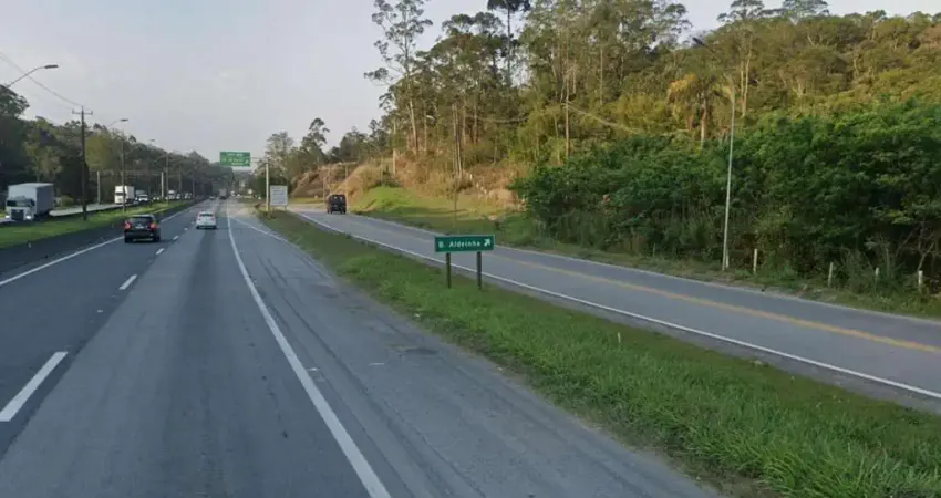 Terreno à venda na Rodovia Régis Bittencourt, 65, Itaquaciara, Itapecerica da Serra