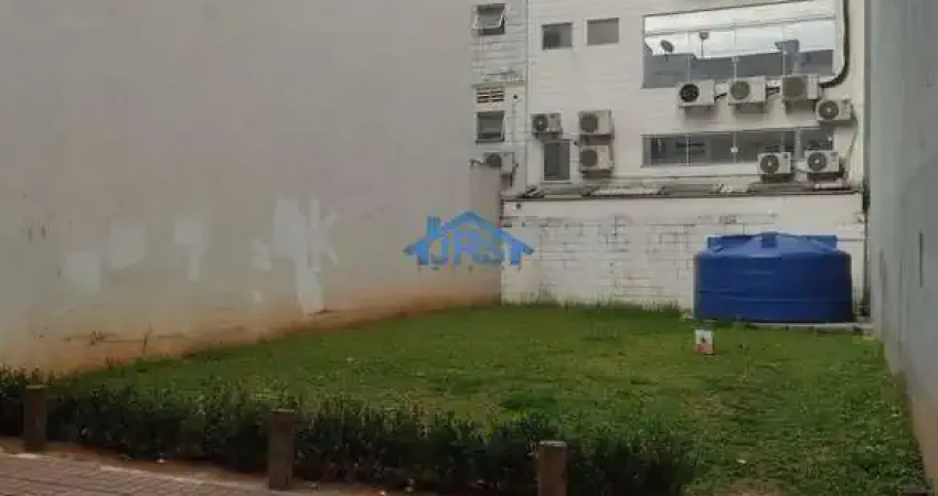 Terreno à venda em Santana de Parnaíba, Alphaville, com 128 m², Centro de Apoio II