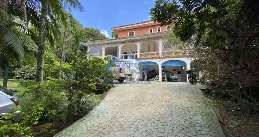 Casa com 4 dormitórios à venda, 1300 m² por R$ 3.000.000,00 - Vila Santo Antônio - Cotia/SP