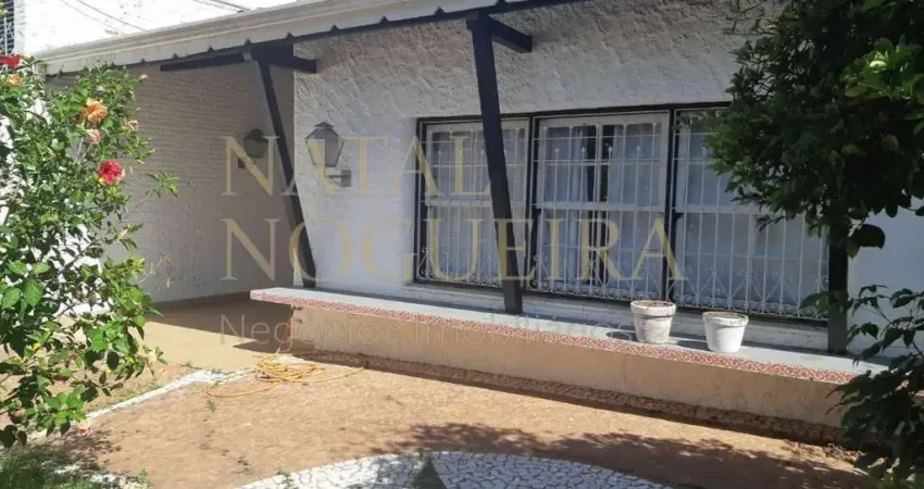 Casa térrea comercial com 3 dormitórios sendo 1 suíte no bairro ponte preta