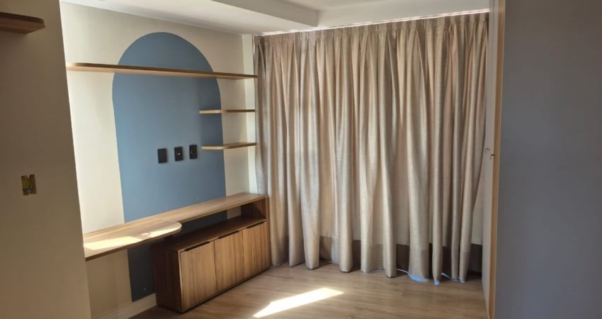 Flat 29,95m2, 3andar móveis planejados, ar condicionado, cortina e box.