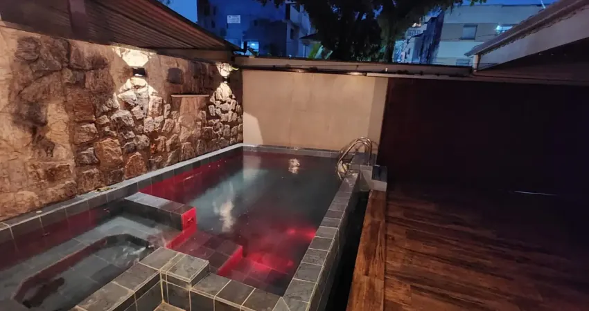 Lindo sobrado com piscina e churrasqueira / 5 dormitórios sendo 3 suítes no bairro doboqueirão 230m²