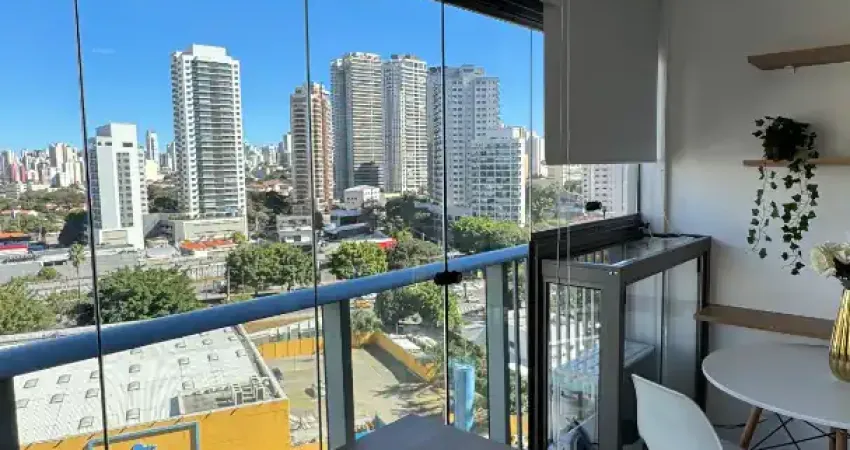 Lindo studio, decorado e equipado, móveis planejados, localizado na chácara klabin, bairro com excelente infraestrutura, valorização crescente, ótimo para morar ou investir.