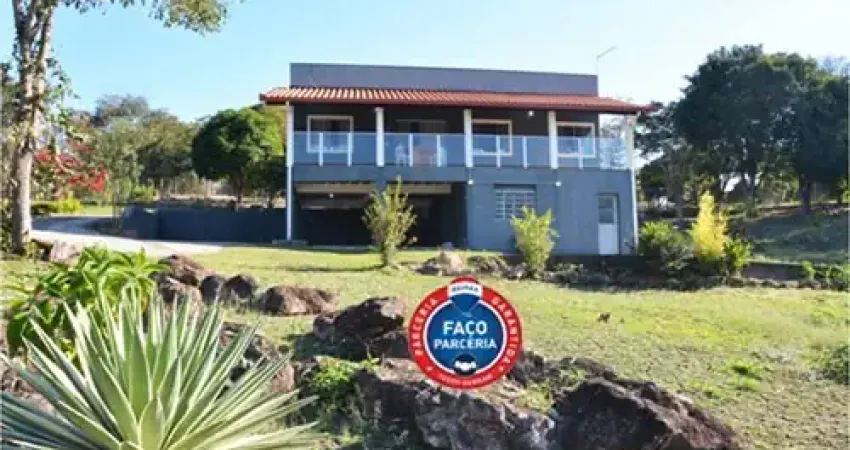 Casa em condomínio fechado a 20 minutos do centro de  brumadinho