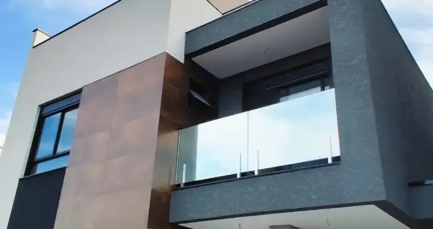 Excelente sobrado triplex nao geminado com 02 vagas no hauer/boqueirao