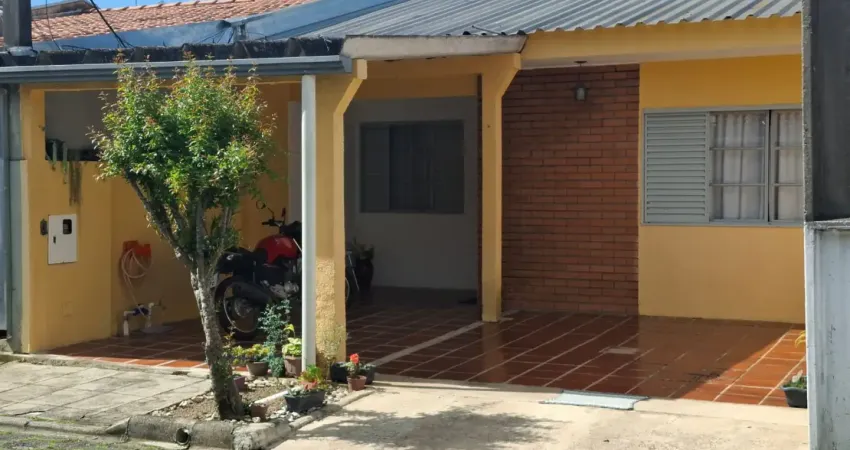 Excelente casa terrea  em cond fechado com uma otima localizaçao