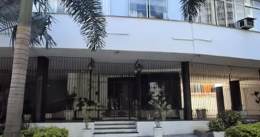 Apartamento espaçoso na tijuca - 108m² | 2 quartos com planejados | garagem | portaria