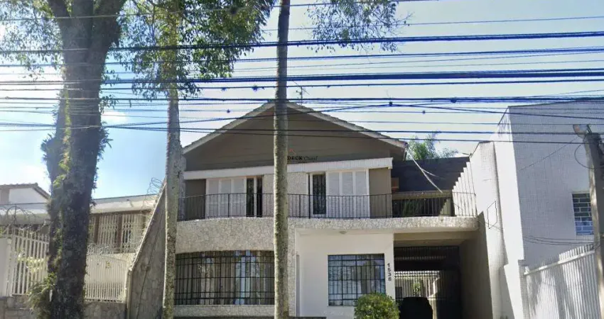 Casa residencial ou comercial para alugar, com Barracão nos fundos, área útil total de 500 m², por R$ 9.500,00/mês. No bairro Hugo Lange - Curitiba/PR.