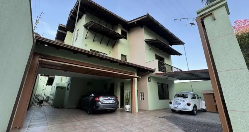 Tríplex em pinhais com 410m², 4 quartos, 4 vagas e área gourmet - weissópolis - pinhais - pr