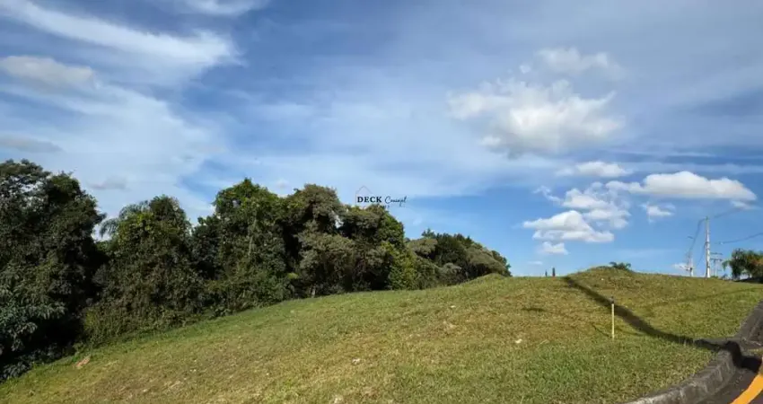 Terreno de esquina em condomínio fechado na região de Campo Magro com 700m² - Campo Magro - PR