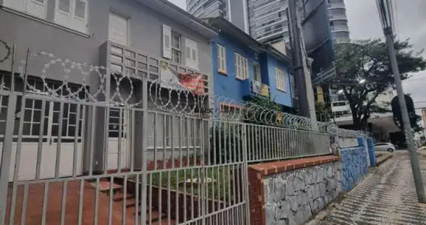 Sobrado comercial no bairro alto da glória com 167m², 3 dormitórios e 2 vagas - alto da gloria - curitiba - pr
