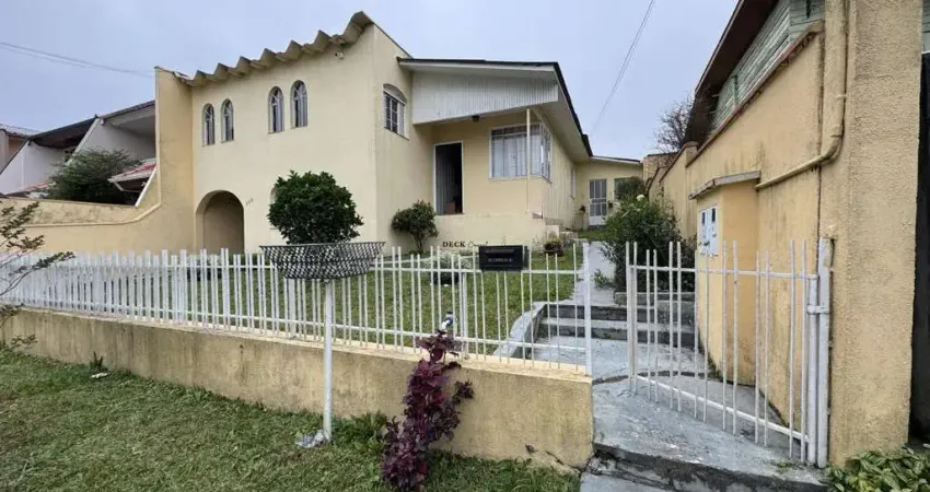 Terreno no Bairro Bacacheri com 390m², possui uma casa não averbada - Bacacheri - Curitiba - PR