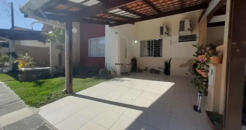 Casa em condomínio fechado no bairro santa cândida com 137m²,  3 dormitórios ( sendo uma suíte ) e 2 vagas - santa cândida - curitiba - pr