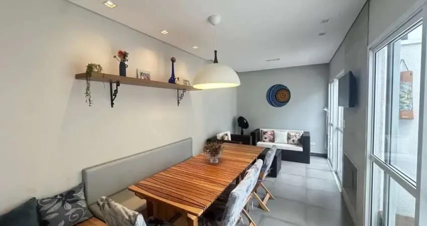 Sobrado para Locação no Abranches – 170m² em Condomínio, Mobiliado, com Suíte, Closet, Ateliê ou Home Office e Espaço Gourmet