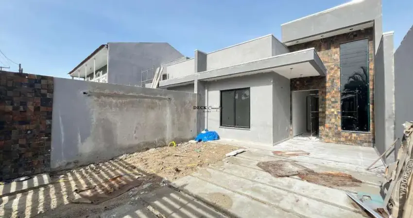 Casa térrea com piscina em Matinhos com 75m², 3 dormitórios ( sendo uma suíte ) e 2 vagas - Matinhos - Balneário Costa Azul - PR