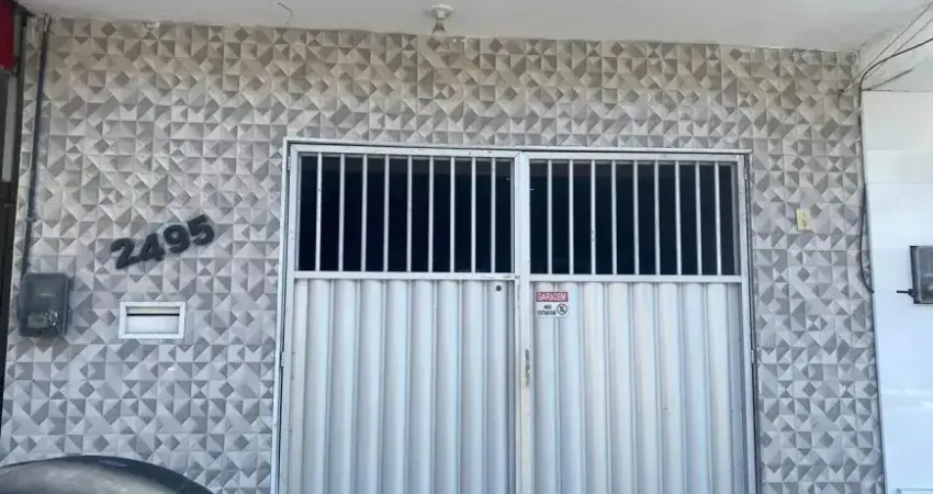 Vendo casa duplex no bairro da parangaba em ótima localização a